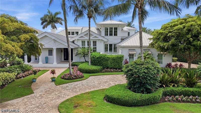 4 bedroom SingleFamilyResidence at 1870 4th St S, Aqualane Shores, Naples — photo 2