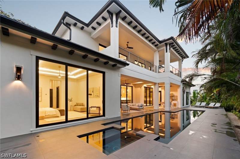 5 bedroom SingleFamilyResidence at 3840 Crayton Rd, Park Shore, Naples — photo 3