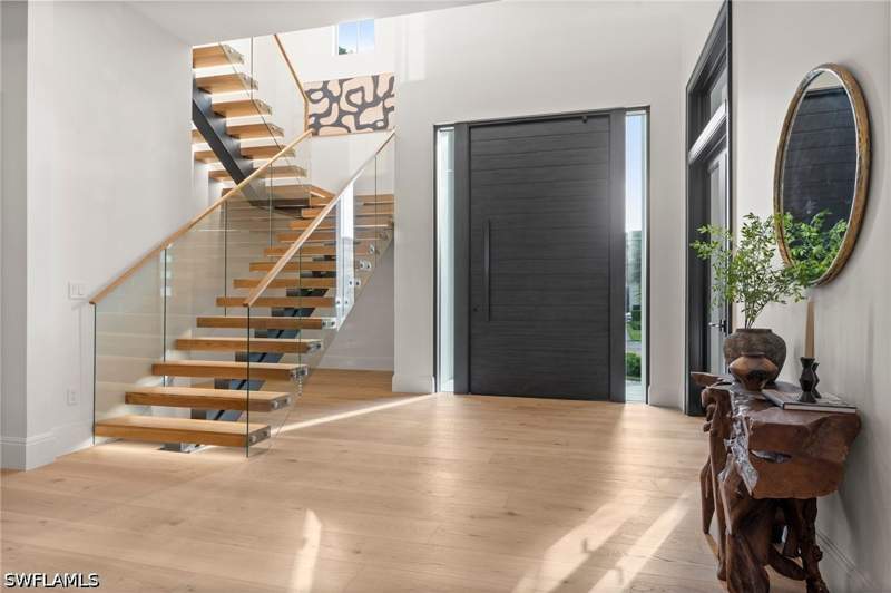 5 bedroom SingleFamilyResidence at 3840 Crayton Rd, Park Shore, Naples — photo 5