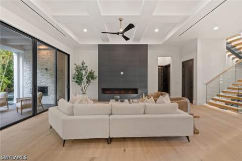 3840 Crayton Rd, Naples FL - photo 8 of 42