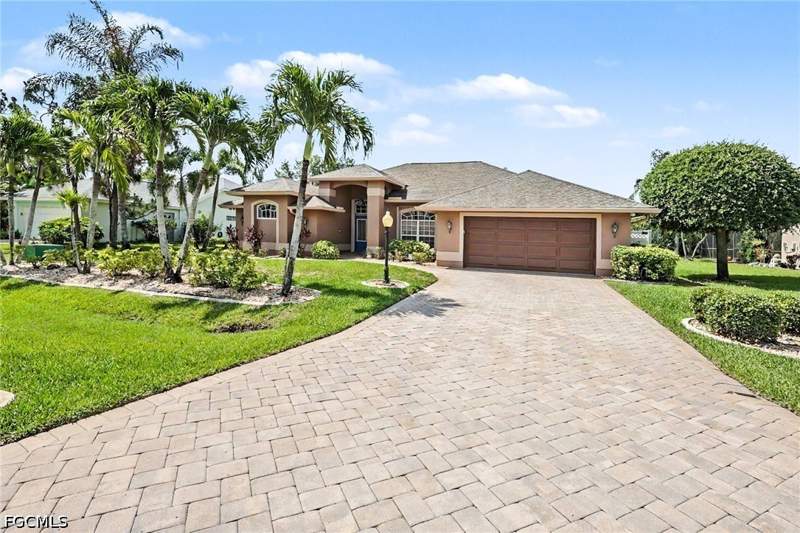 3 bedroom SingleFamilyResidence at 7860 Twin Eagle Ln, Eagle Ridge, Fort Myers — photo 2