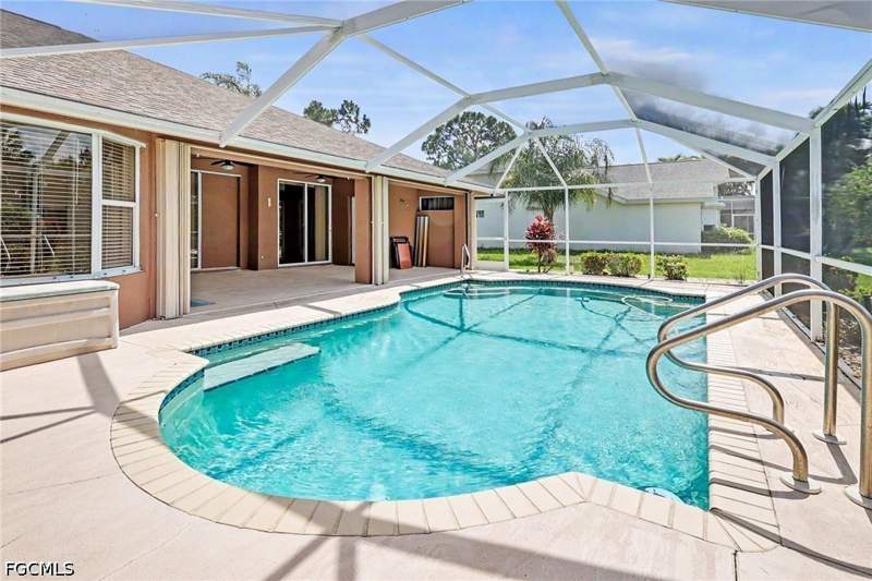 3 bedroom SingleFamilyResidence at 7860 Twin Eagle Ln, Eagle Ridge, Fort Myers — photo 3