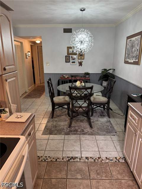13151 Kings Point Dr 7A, Fort Myers FL - photo 9 of 33