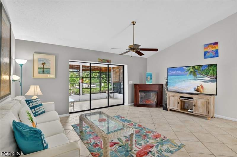 2 bedroom SingleFamilyResidence at 5330 Genesee Pkwy, Charlotte Shores, Bokeelia — photo 2