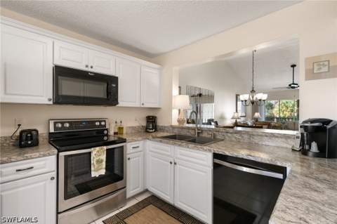 685 Squire Cir 204, Naples FL - photo 10 of 32