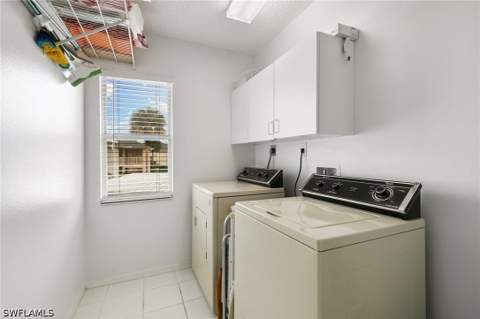 685 Squire Cir 204, Naples FL - photo 19 of 32