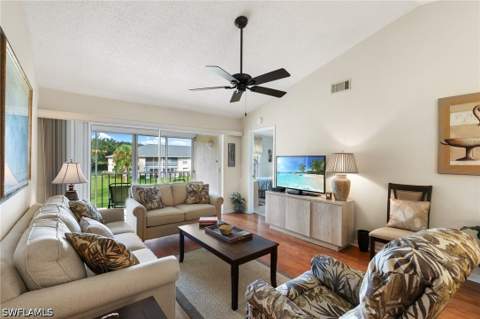 685 Squire Cir 204, Naples FL - photo 6 of 32
