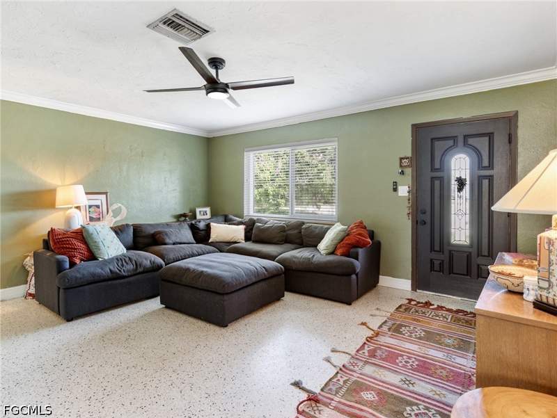 2 bedroom SingleFamilyResidence at 5521 Shaddelee Ln W, Del Portal, Fort Myers — photo 4