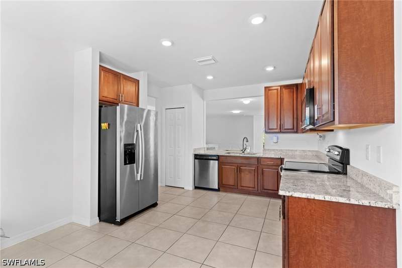 3 bedroom SingleFamilyResidence at 722 Hadley Pl W, Hadley Place, Naples — photo 5
