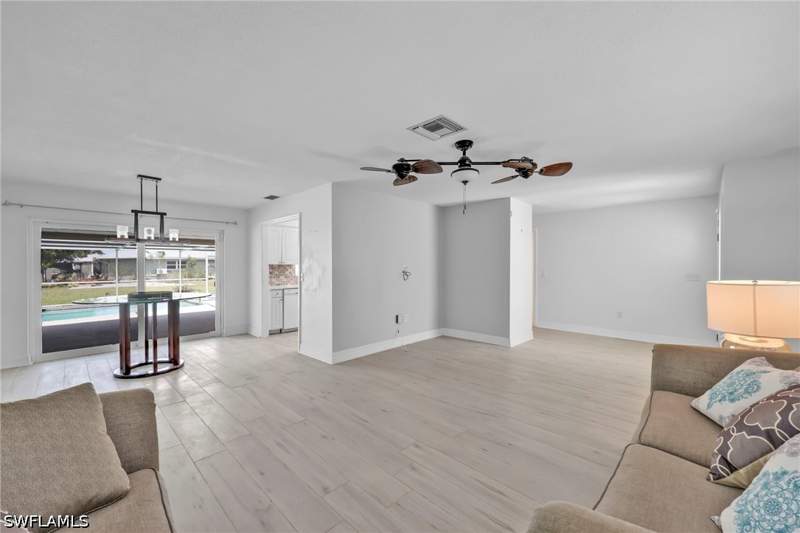 3 bedroom SingleFamilyResidence at 1831 Palaco Grande Pkwy, Palaco Grande, Cape Coral — photo 3