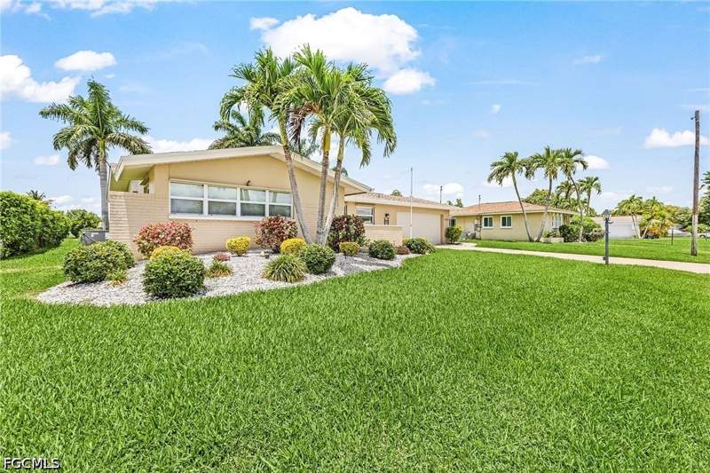 3 bedroom SingleFamilyResidence at 3022 SE 17th Pl, Cape Coral, Cape Coral — photo 5