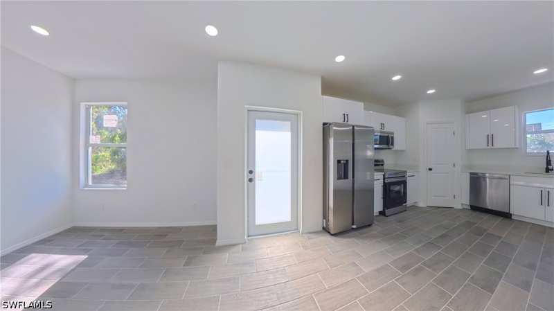4 bedroom SingleFamilyResidence at 2173 Mitchell Ct, Harlem Lake, Fort Myers — photo 1