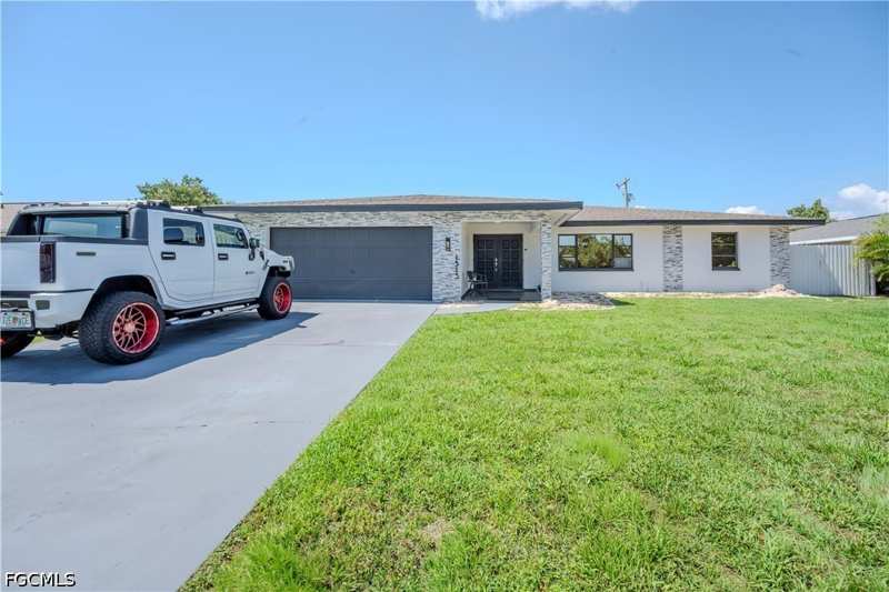 3 bedroom SingleFamilyResidence at 1313 SE 37th Ter, Cape Coral, Cape Coral — photo 1