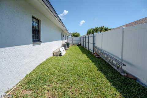 1313 SE 37th Ter, Cape Coral FL - photo 17 of 23