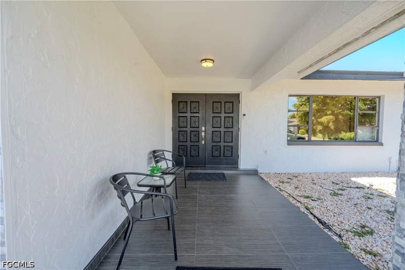 3 bedroom SingleFamilyResidence at 1313 SE 37th Ter, Cape Coral, Cape Coral — photo 2