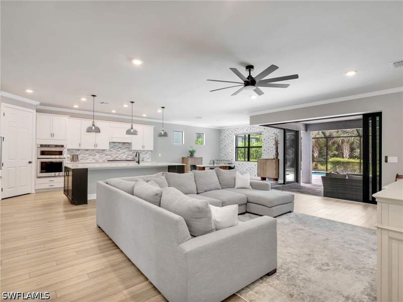 4 bedroom SingleFamilyResidence at 9487 Greyhawk Trl, Greyhawk At Golf Club Of The Everglades, Naples — photo 3