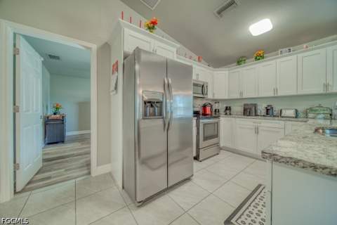 520 Wilmington Pkwy, Cape Coral FL - photo 17 of 47
