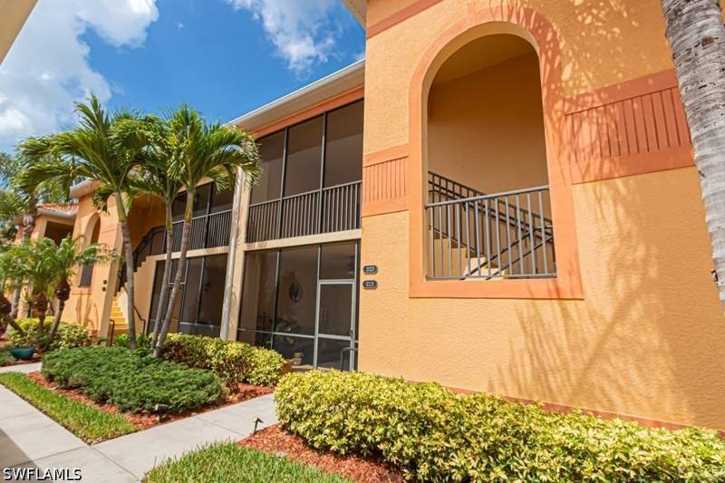 2 bedroom Condominium at 13761 Julias Way 323, Palmetto Cove, Fort Myers — photo 2