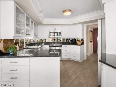 4551 Gulf Shore Blvd N 1606, Naples FL - photo 15 of 40