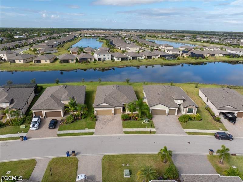 4 bedroom SingleFamilyResidence at 14550 Carva Ln, Portico, Fort Myers — photo 4