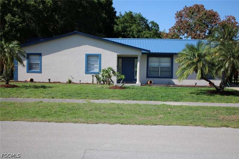 4 bedroom SingleFamilyResidence at 111 E Sugarland Cir, Clewiston, Clewiston — photo 1