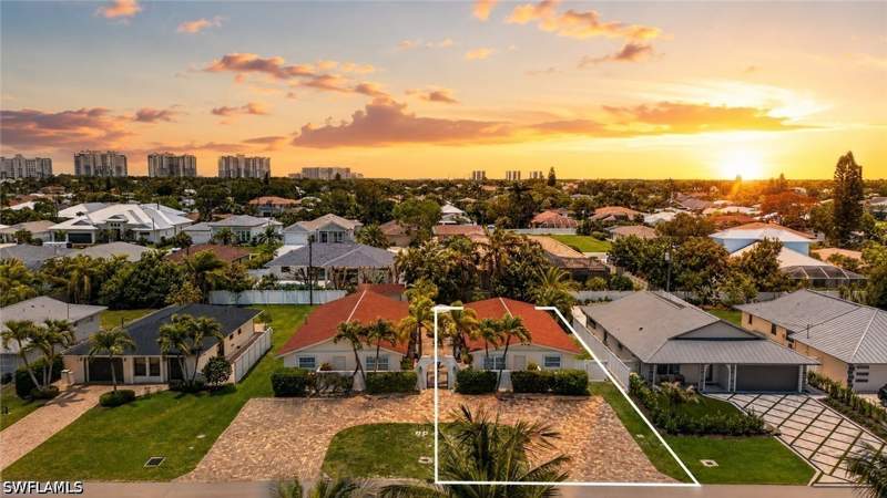 3 bedroom Duplex at 563 105th Ave N, Naples Park, Naples — photo 3