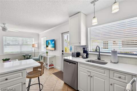 563 105th Ave N, Naples FL - photo 8 of 29