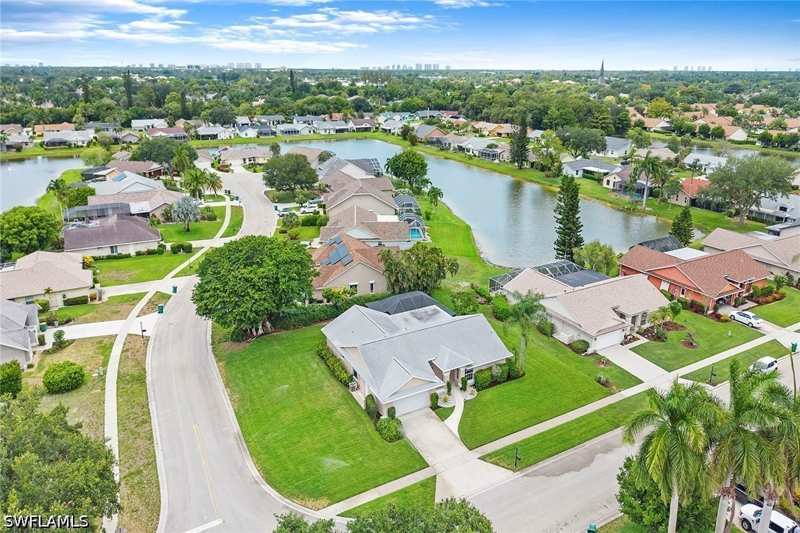 3 bedroom SingleFamilyResidence at 10340 Regent Cir, Regent Park, Naples — photo 1