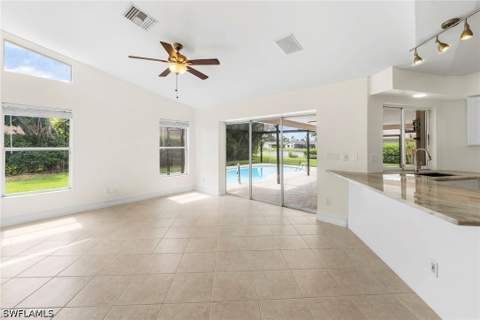 10340 Regent Cir, Naples FL - photo 15 of 34