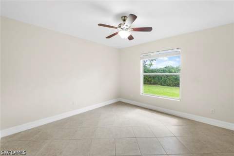 10340 Regent Cir, Naples FL - photo 19 of 34