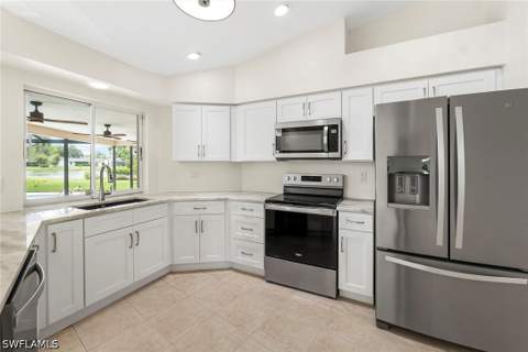 10340 Regent Cir, Naples FL - photo 6 of 34