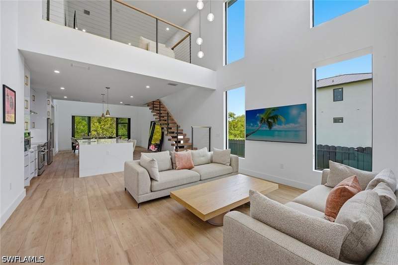 4 bedroom SingleFamilyResidence at 3384 Canal St, Sabal Shores, Naples — photo 4