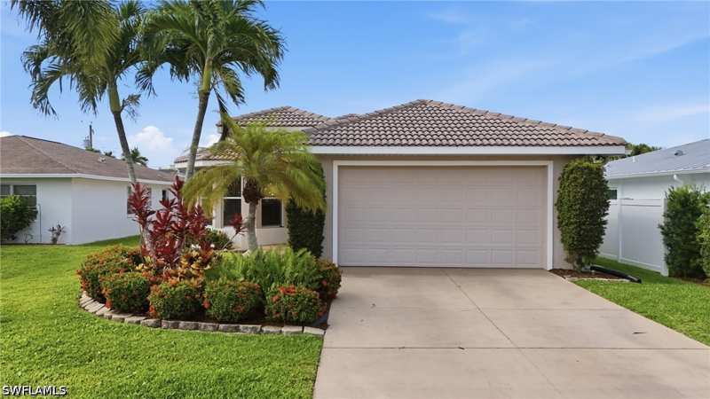 3 bedroom SingleFamilyResidence at 736 110th Ave N, Naples Park, Naples — photo 1