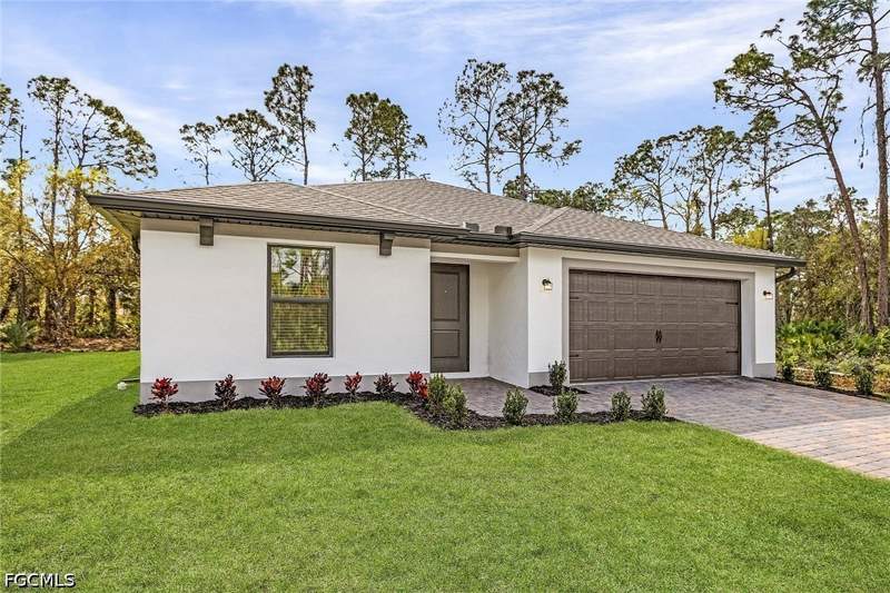 4 bedroom SingleFamilyResidence at 735 La Plata Ave, Mirror Lakes, Lehigh Acres — photo 2