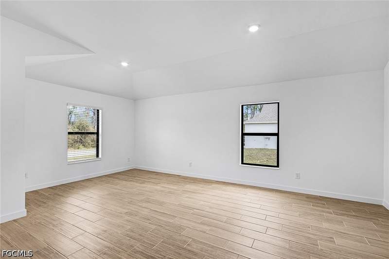 4 bedroom SingleFamilyResidence at 735 La Plata Ave, Mirror Lakes, Lehigh Acres — photo 5