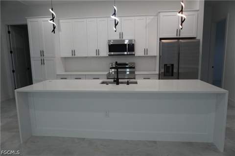 2523 SW 18th Ave, Cape Coral FL - photo 6 of 49