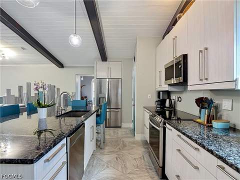6284 Scott Ln, Fort Myers FL - photo 10 of 50