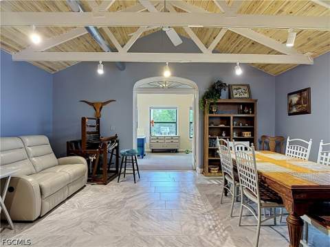 6284 Scott Ln, Fort Myers FL - photo 13 of 50
