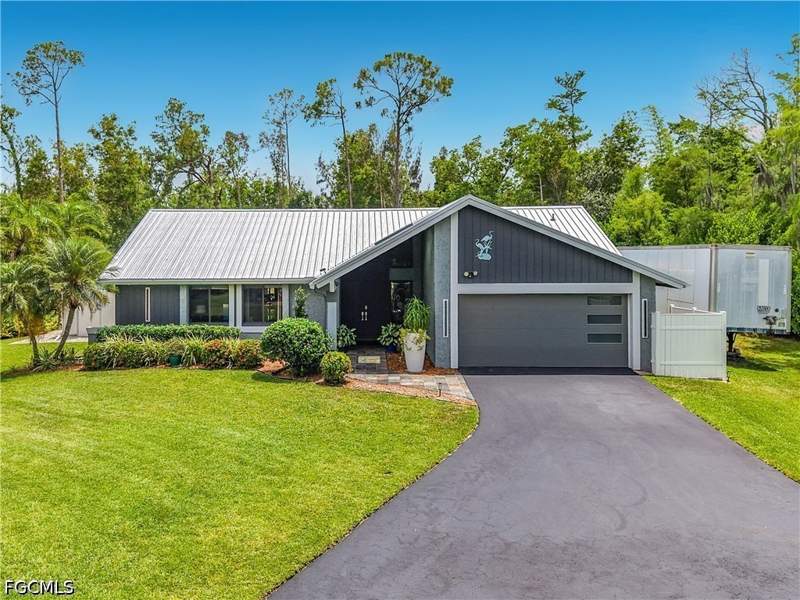 3 bedroom SingleFamilyResidence at 6284 Scott Ln, Villa South, Fort Myers — photo 3