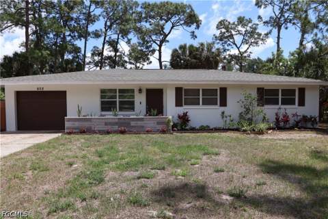 602 James Ave, Lehigh Acres FL - photo 7 of 49