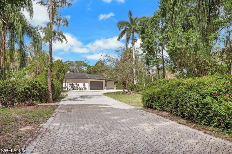 6 bedroom SingleFamilyResidence at 27126 Rue De Paix, Lakes Of San Souci, Bonita Springs — photo 3