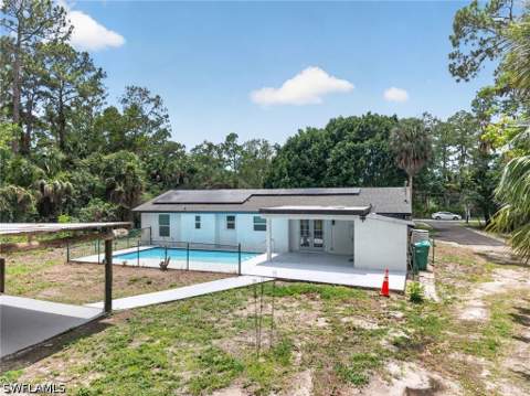 280 1st St NW, Naples FL - photo 6 of 45