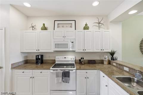 7950 Mahogany Run Ln 416, Naples FL - photo 17 of 49