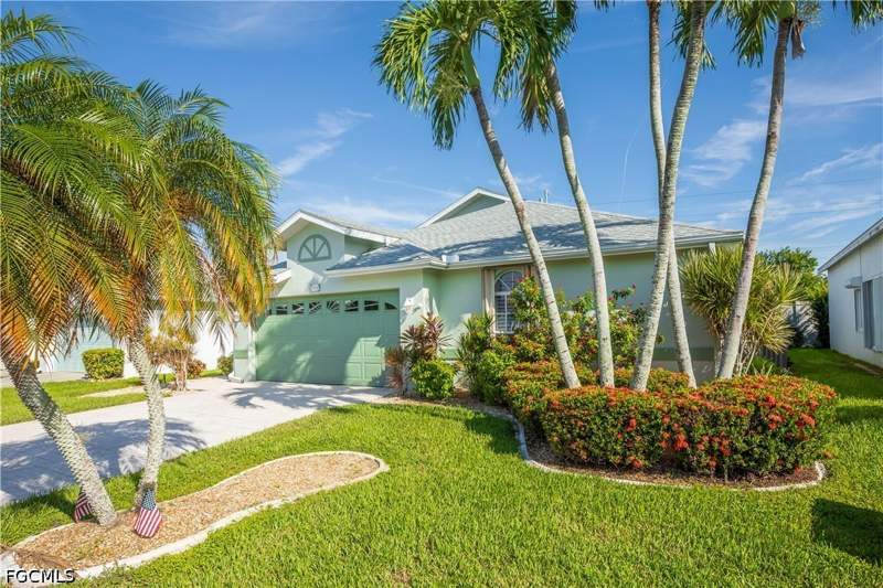 2 bedroom SingleFamilyResidence at 3762 Sabal Springs Blvd, Sabal Springs Golf And Racquet Club, North Fort Myers — photo 3
