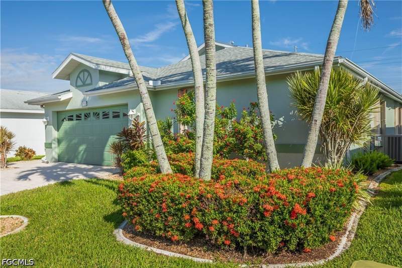2 bedroom SingleFamilyResidence at 3762 Sabal Springs Blvd, Sabal Springs Golf And Racquet Club, North Fort Myers — photo 4
