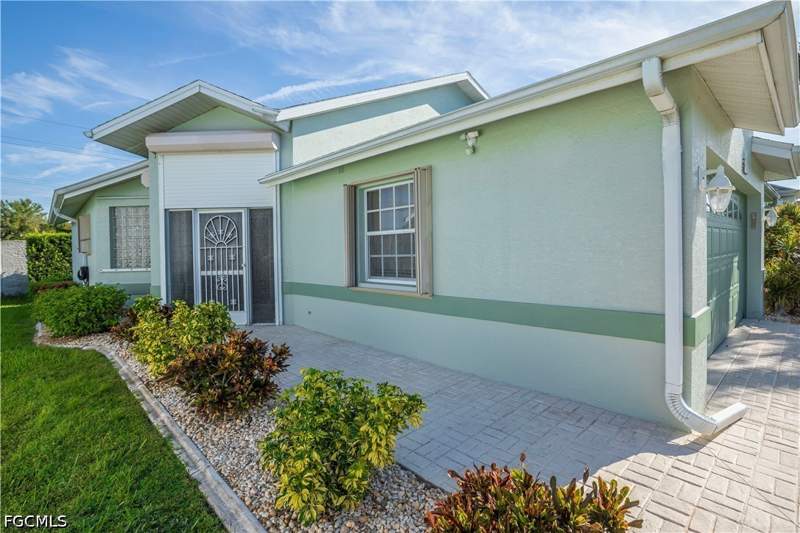 2 bedroom SingleFamilyResidence at 3762 Sabal Springs Blvd, Sabal Springs Golf And Racquet Club, North Fort Myers — photo 5