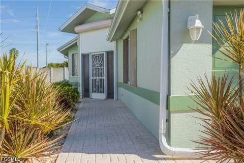 3762 Sabal Springs Blvd, North Fort Myers FL - photo 6 of 46
