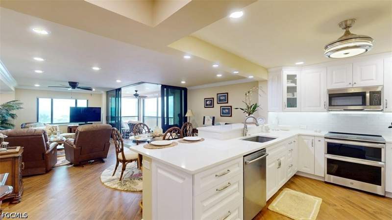 2 bedroom Condominium at 6662 Estero Blvd 409, Sandarac Condo, Fort Myers Beach — photo 5