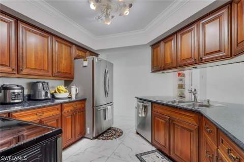 521 31st St SW, Naples FL - photo 13 of 37