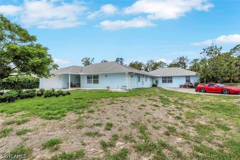 6 bedroom SingleFamilyResidence at 521 31st St SW, Golden Gate Estates, Naples — photo 3